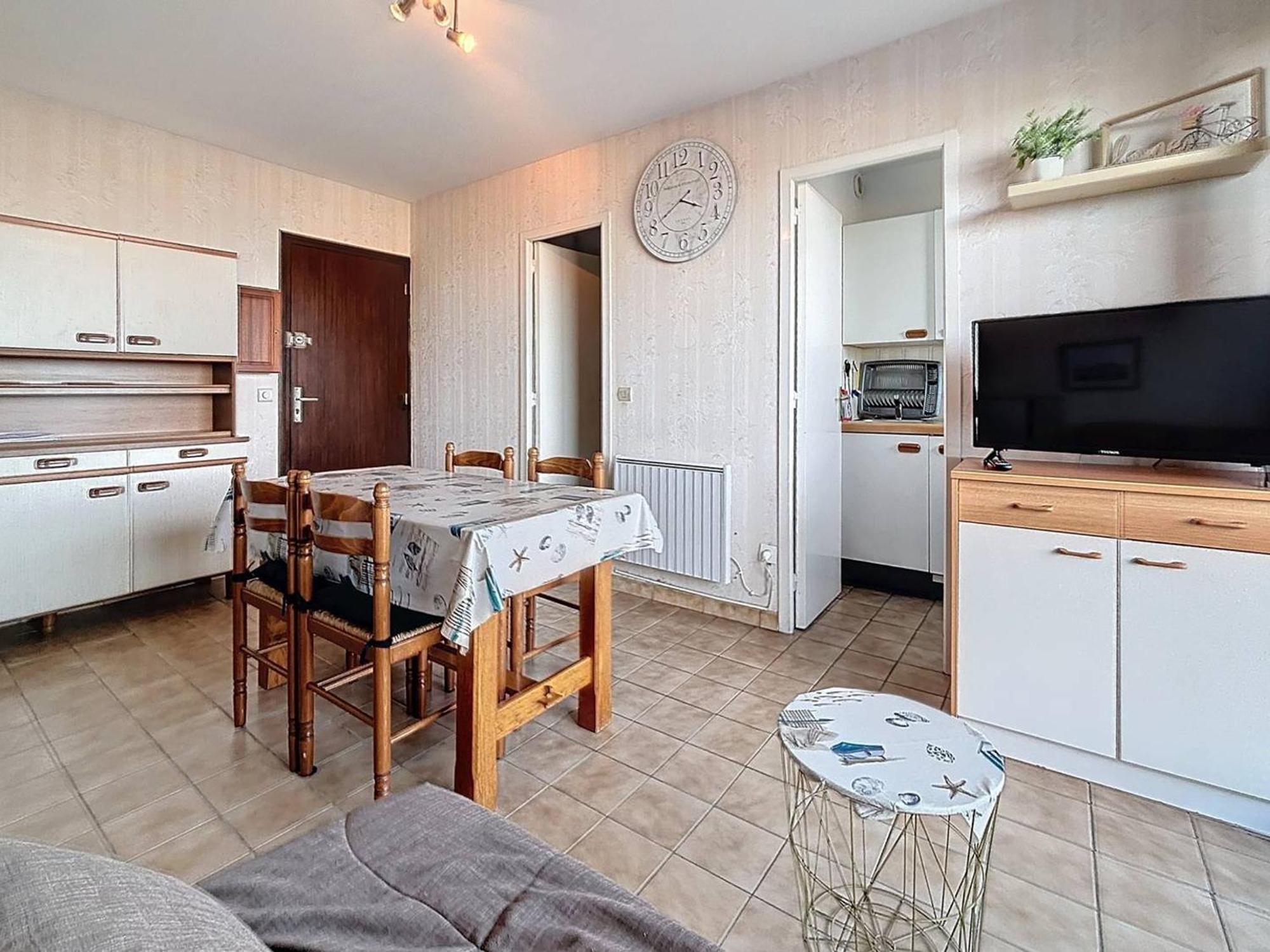 Appartement Familial Centre Ville Avec Parking Et Animaux Permis - Fr-1-465-90 Merville-Franceville-Plage Exterior foto